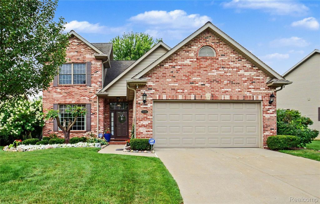 13048 Harbor Landings Drive, Fenton charter township