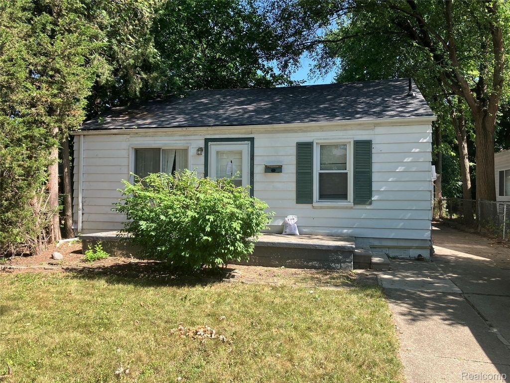 20485 Elkhart Street, Harper Woods city