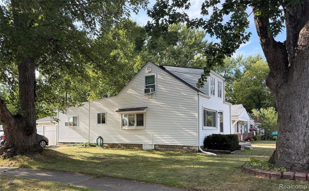 20205 Saint Francis Street, Livonia