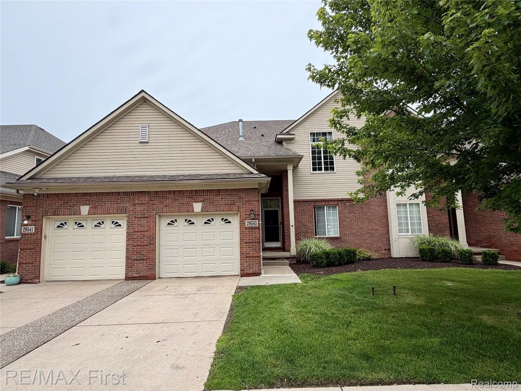 29541 Woodpark Circle, Warren