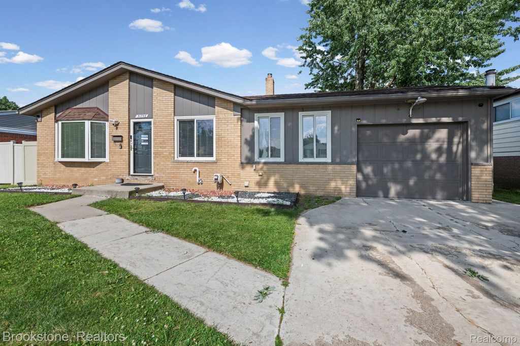 31758 Eiffel Avenue, Warren city