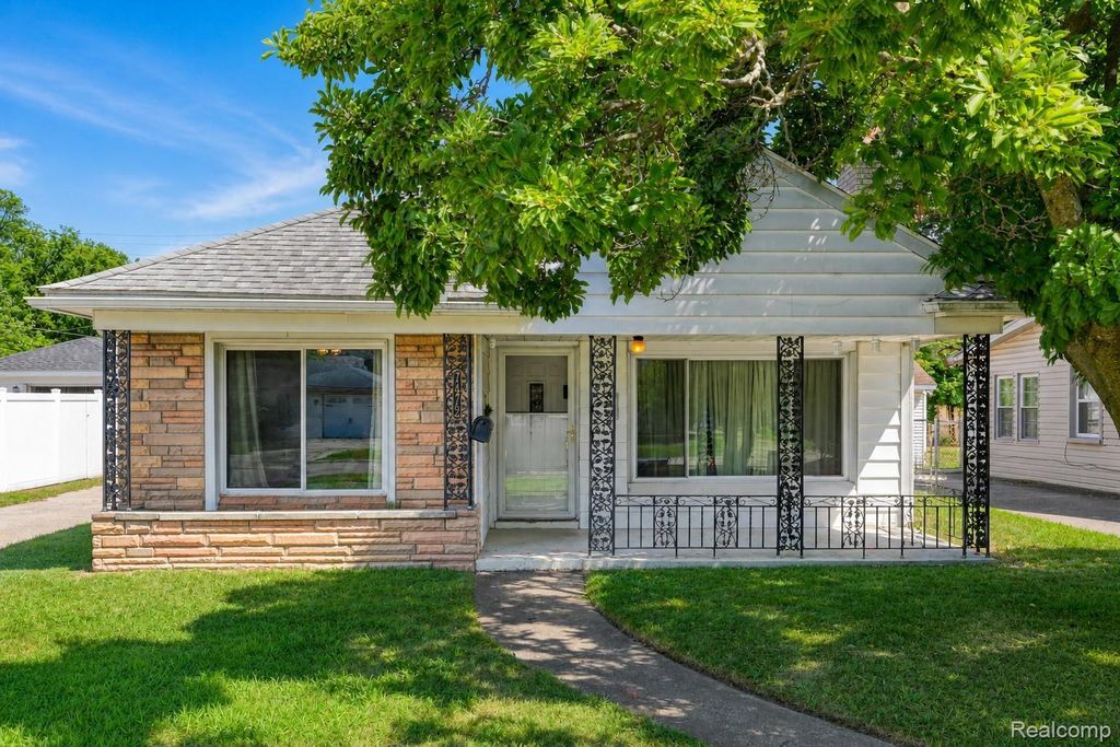 7472 N Vernon Street, Dearborn Heights city