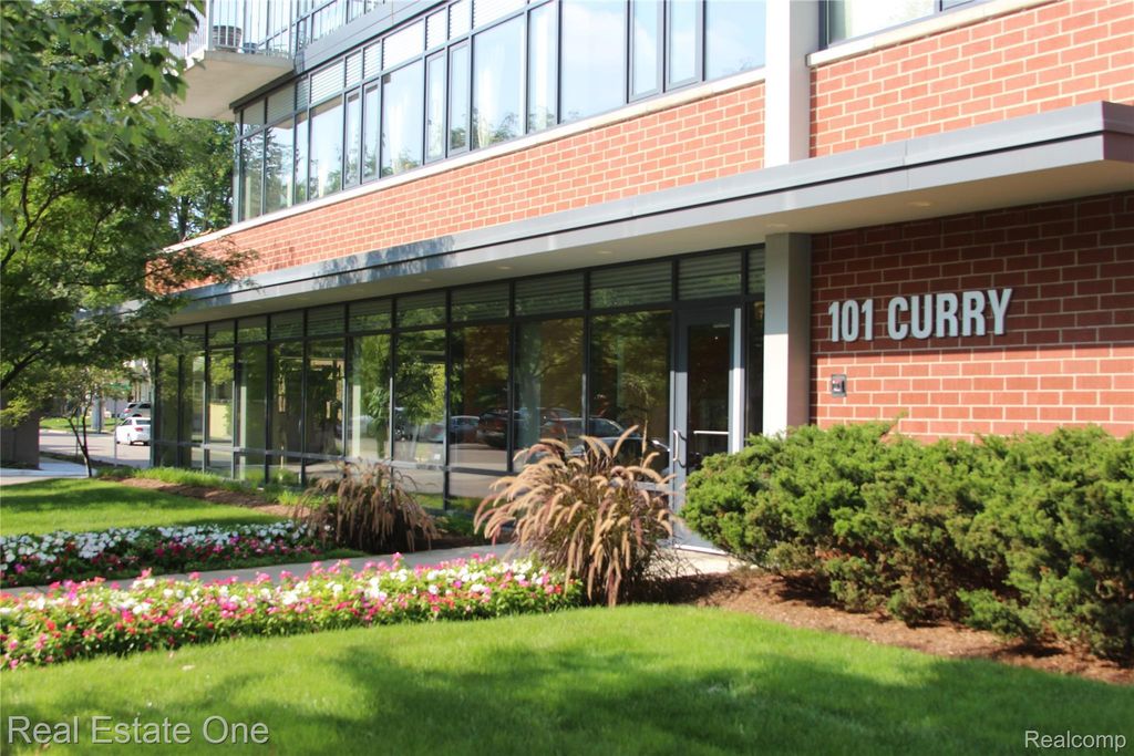 101 Curry Avenue 436, Royal Oak