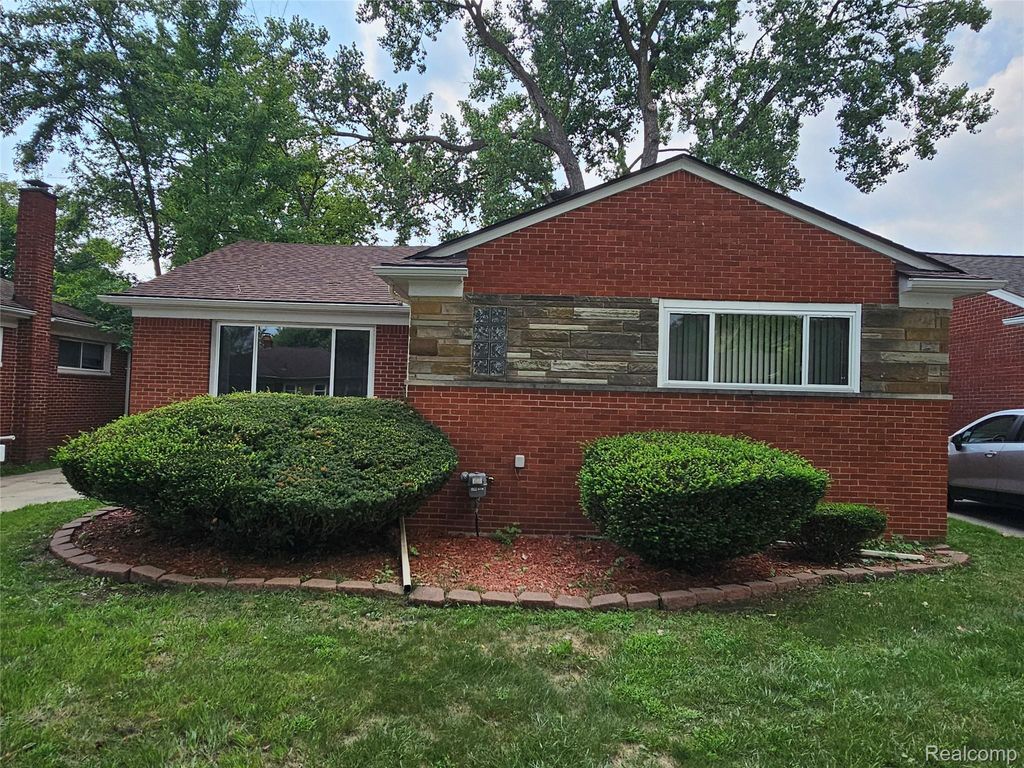 23091 Sussex Street, Oak Park city