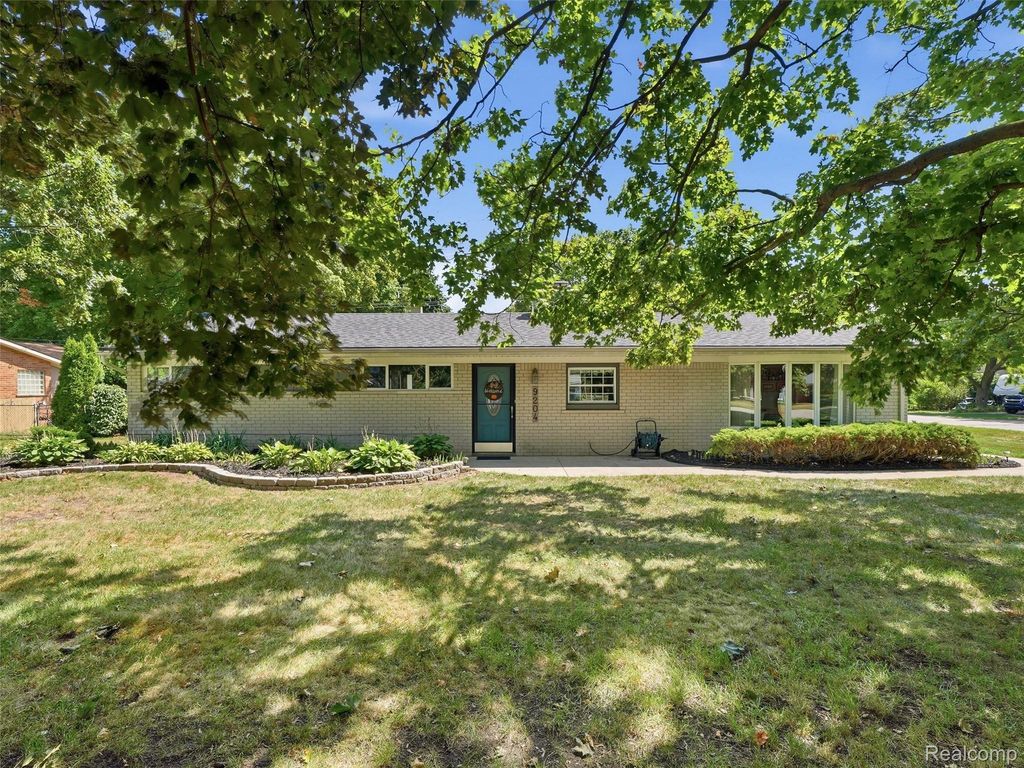 9204 Morrison Avenue, Plymouth charter township