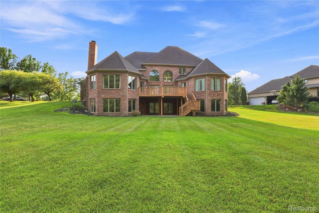 8263 Pine Hollow Trail, Grand Blanc charter township