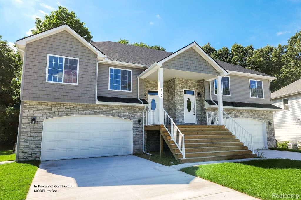 225 Whispering Pines Drive, Fenton city