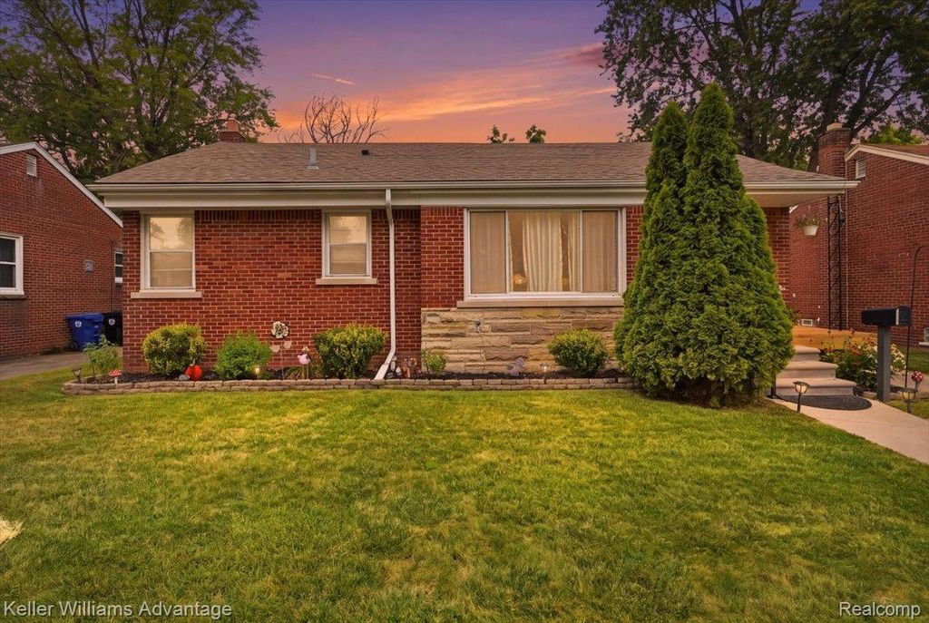 12035 Royal Grand, Redford charter township