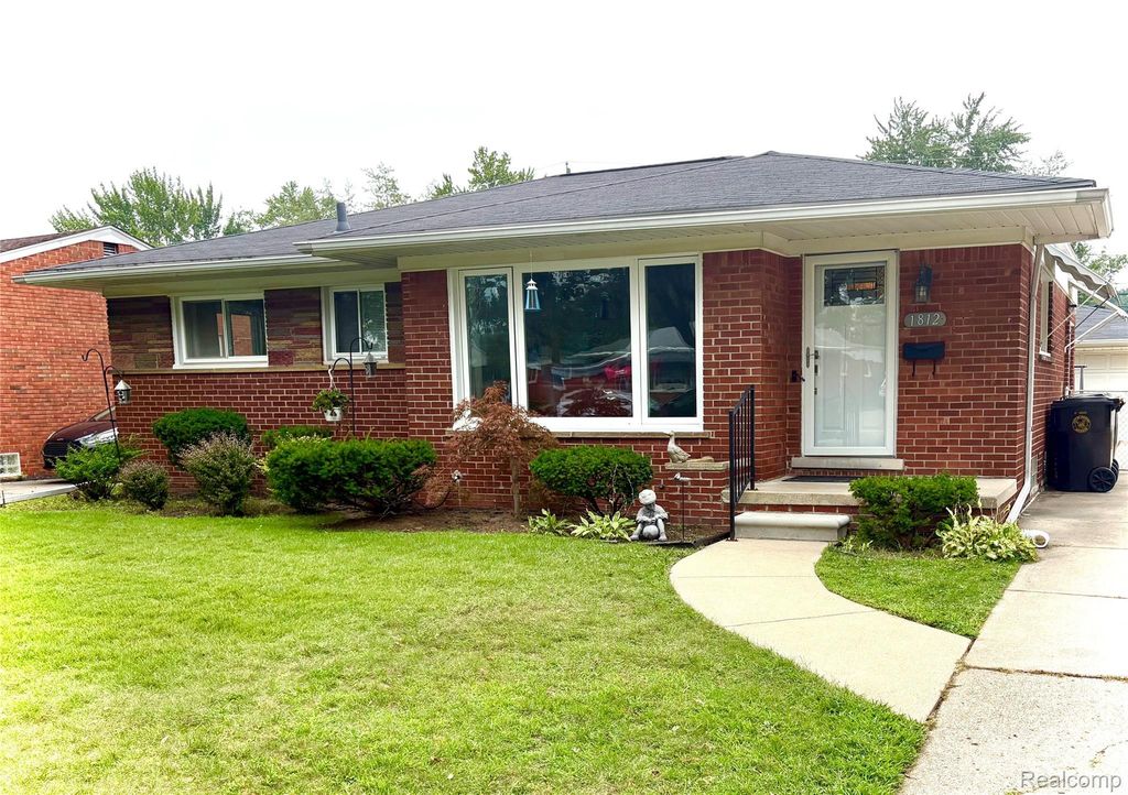 1812 E Longmeadow Road, Trenton city
