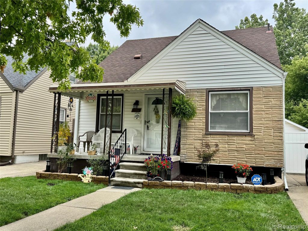 1930 Leblanc Avenue, Lincoln Park city