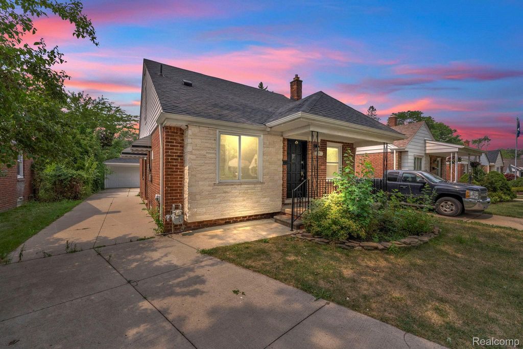 7267 Fenton Street, Dearborn Heights city