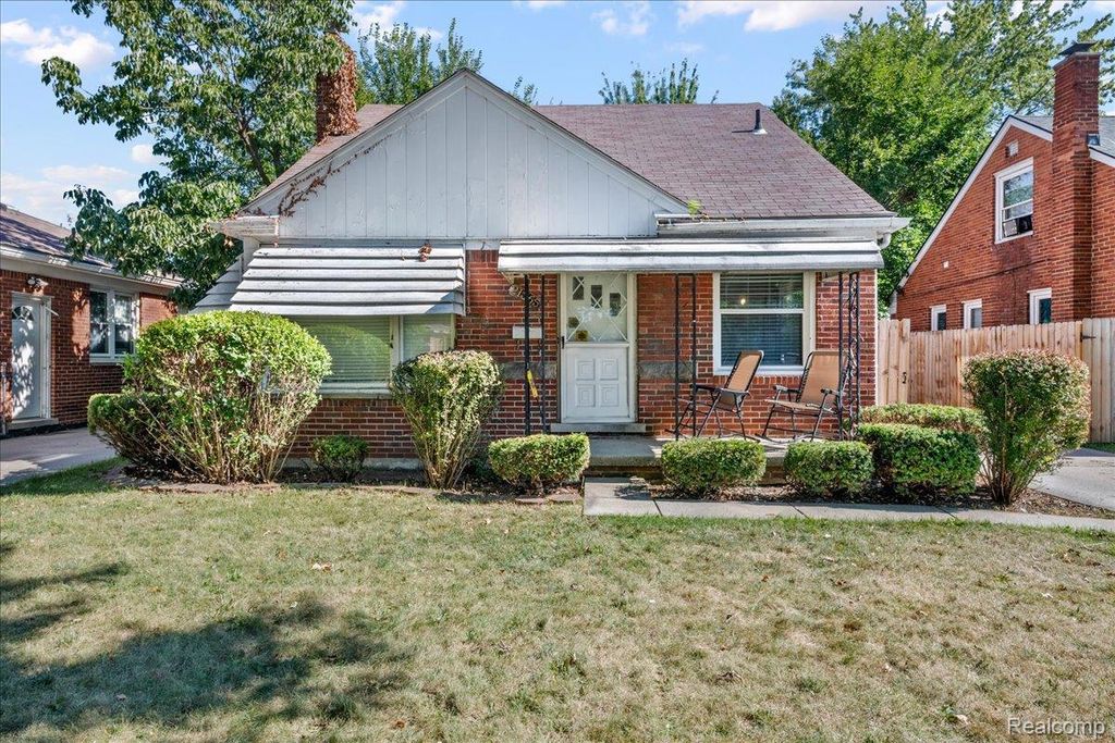 21365 Newcastle Road, Harper Woods city