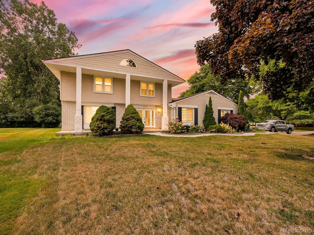6240 Wynford Drive, West Bloomfield charter township