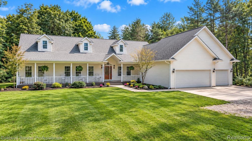 575 Lake George Road, Oakland