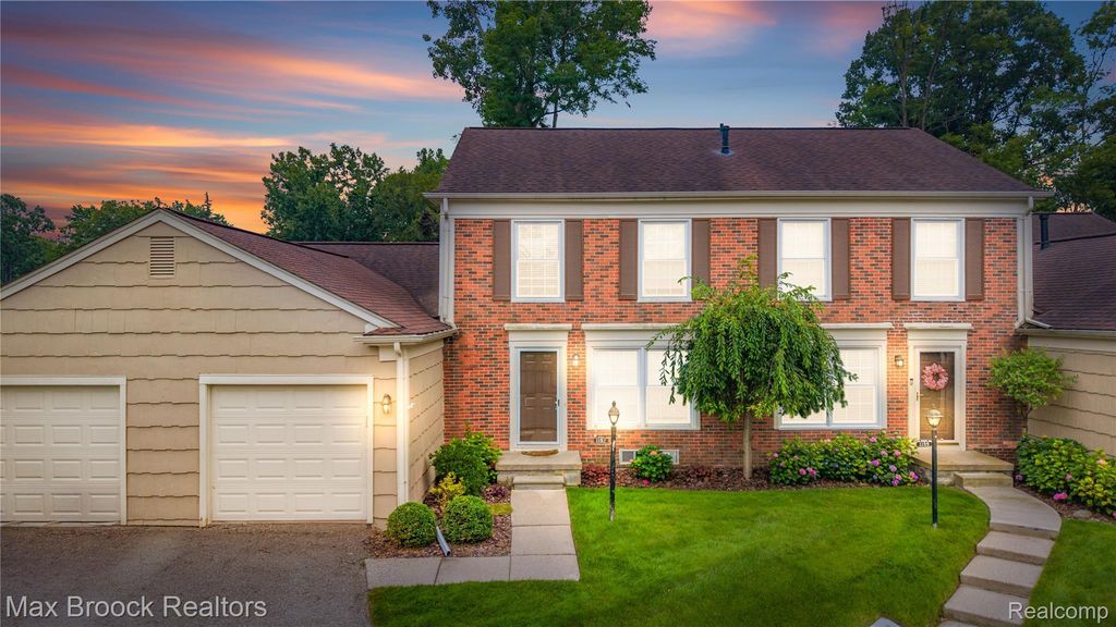 1157 Pine Ridge Court, Rochester Hills city