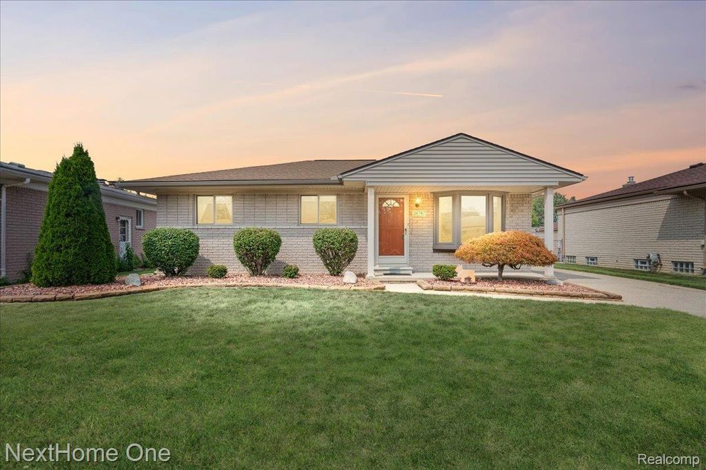 18747 Rosegarden Street, Roseville city