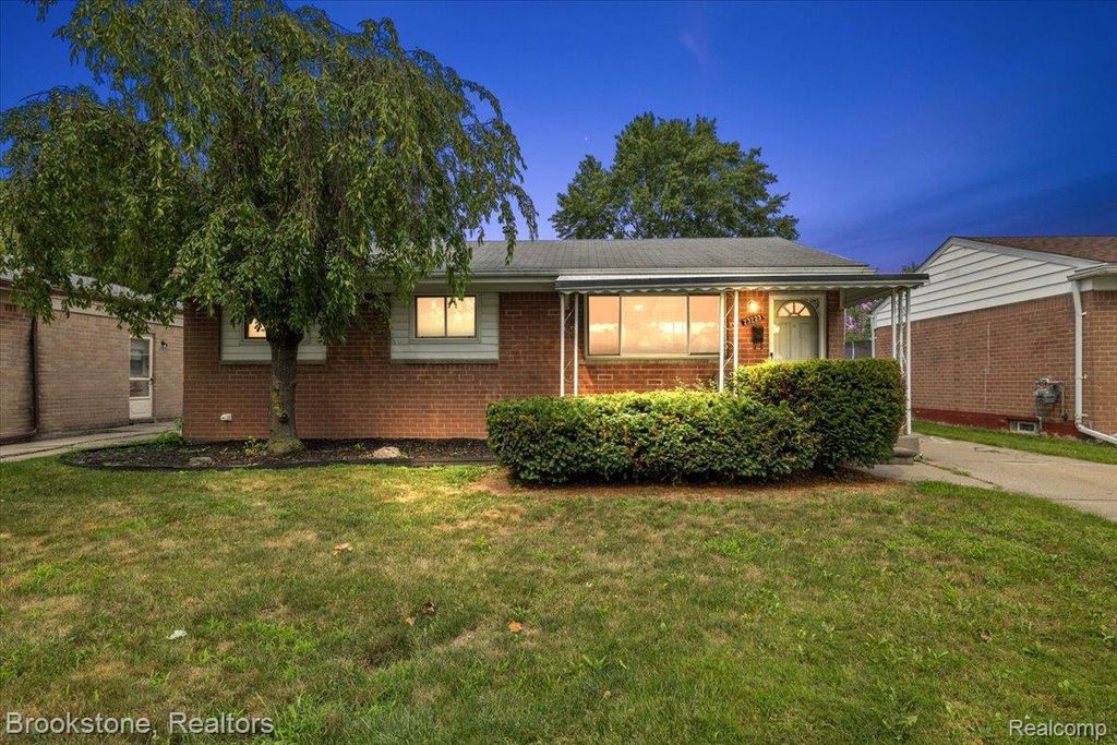 23223 Glenbrook Street, St. Clair Shores