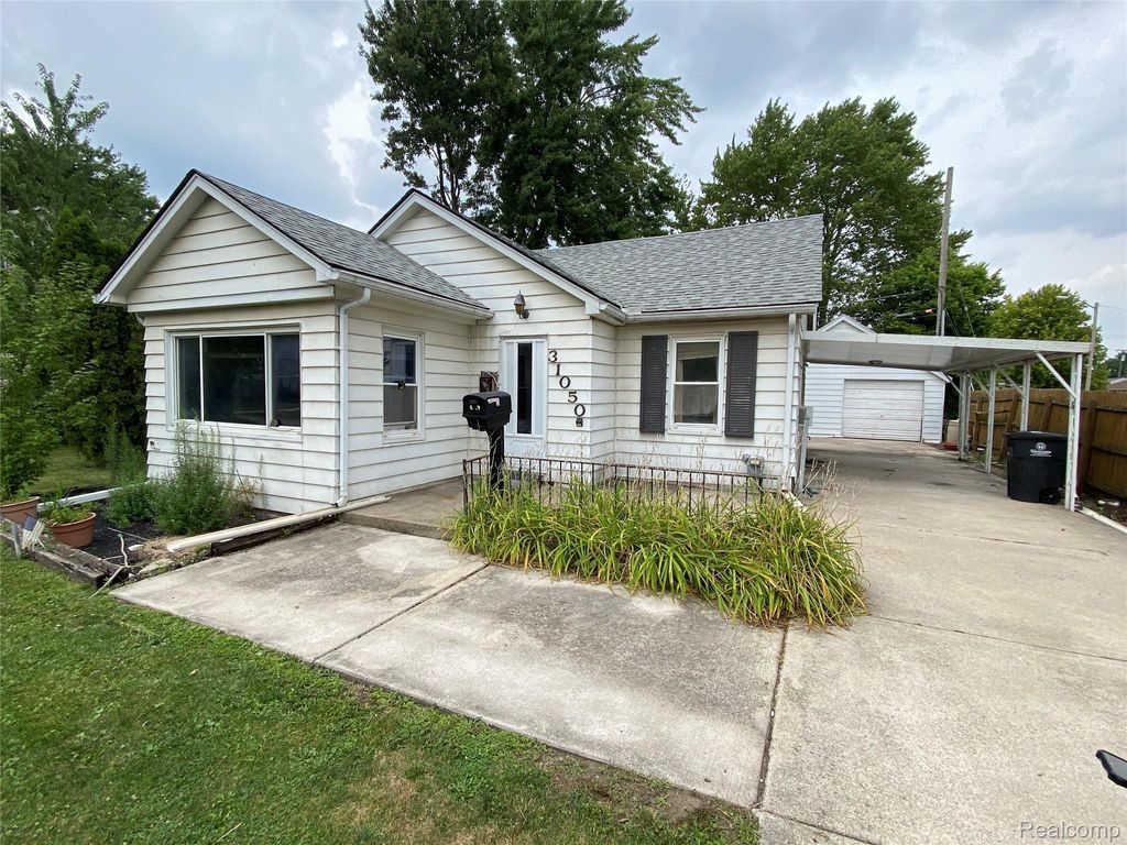 31050 Maplewood Street, Westland city