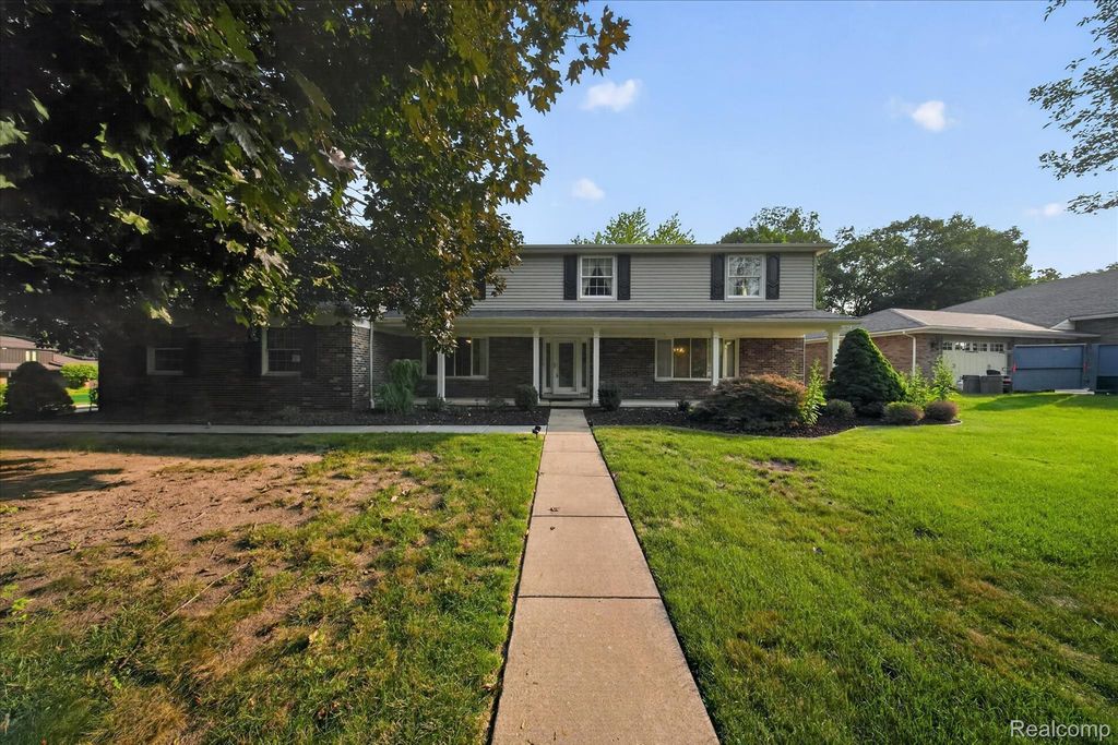 8940 Sarah Lane, Grosse Ile township