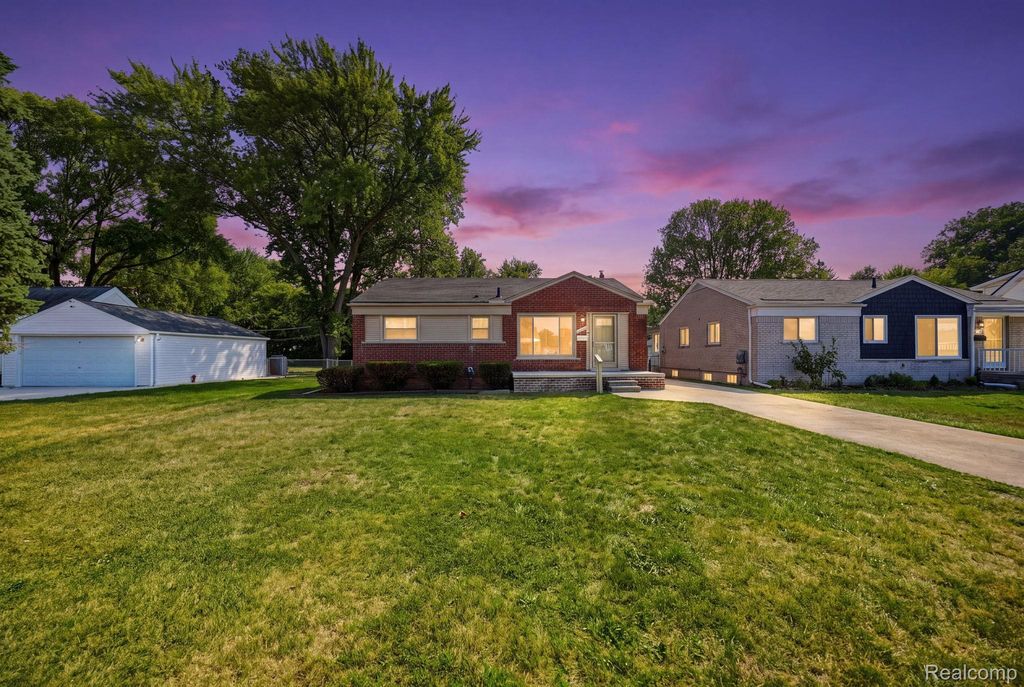 22030 Lanse Street, St. Clair Shores city