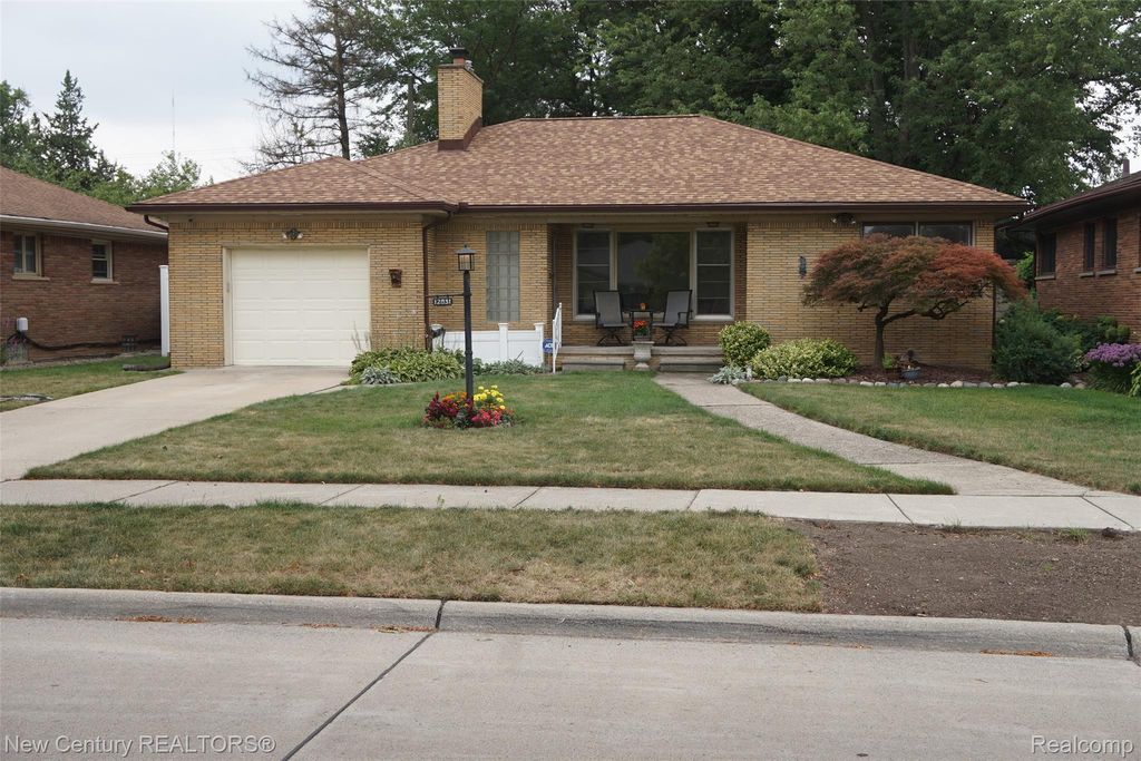 12831 Northfield Boulevard, Oak Park city