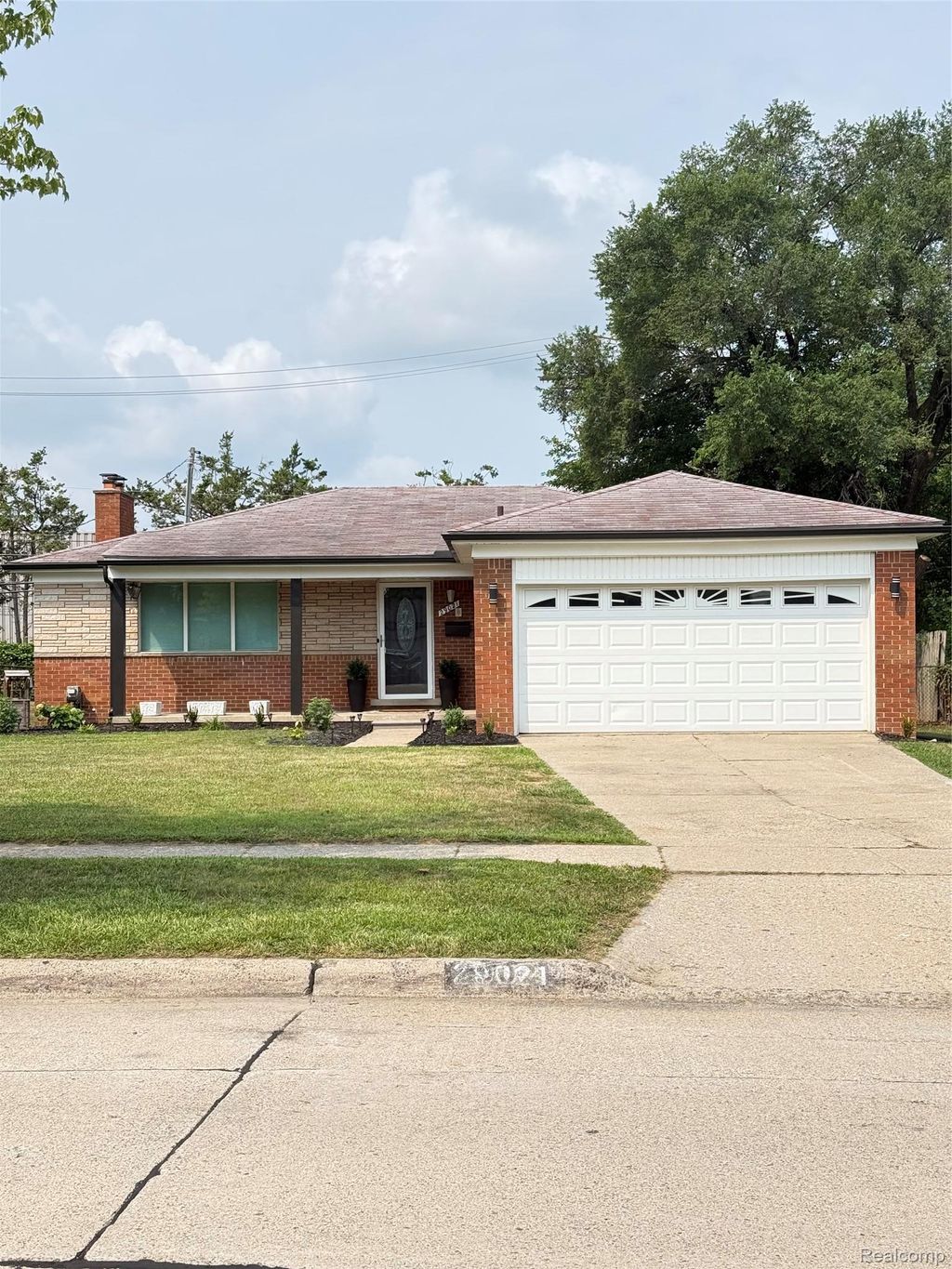 29021 Van Laan Drive, Warren city