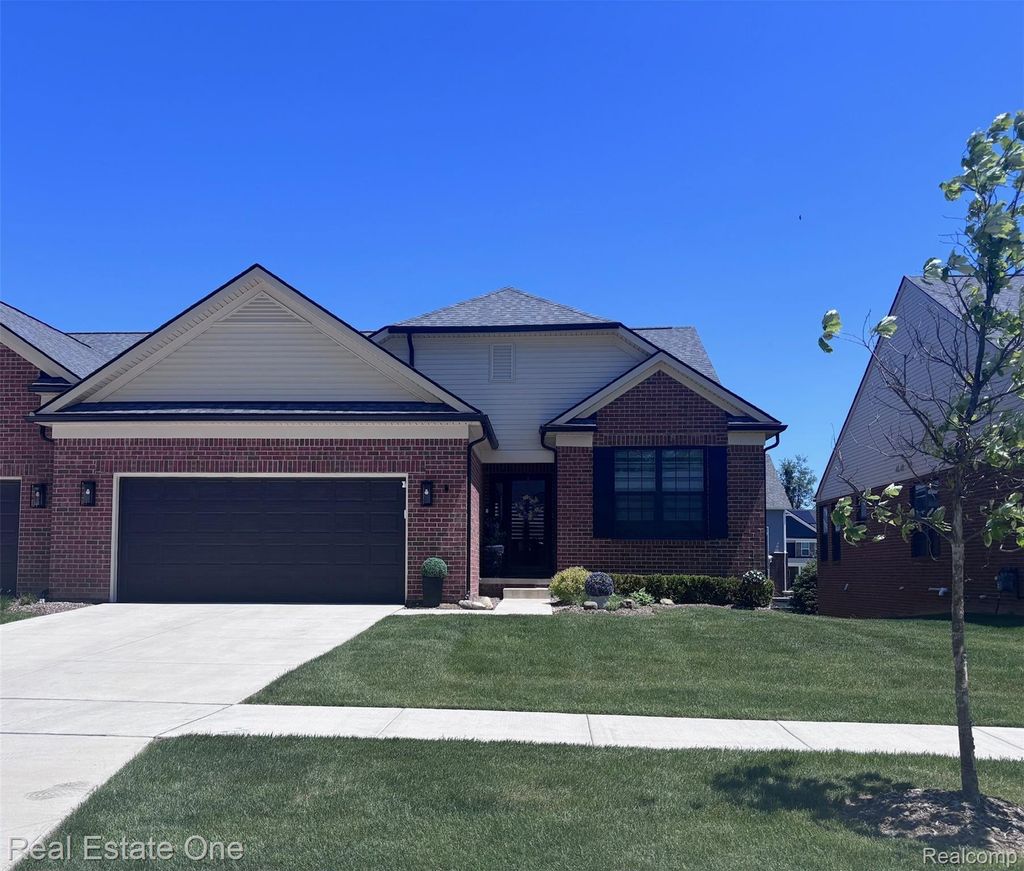 55769 Oak Pointe Drive, Shelby charter township