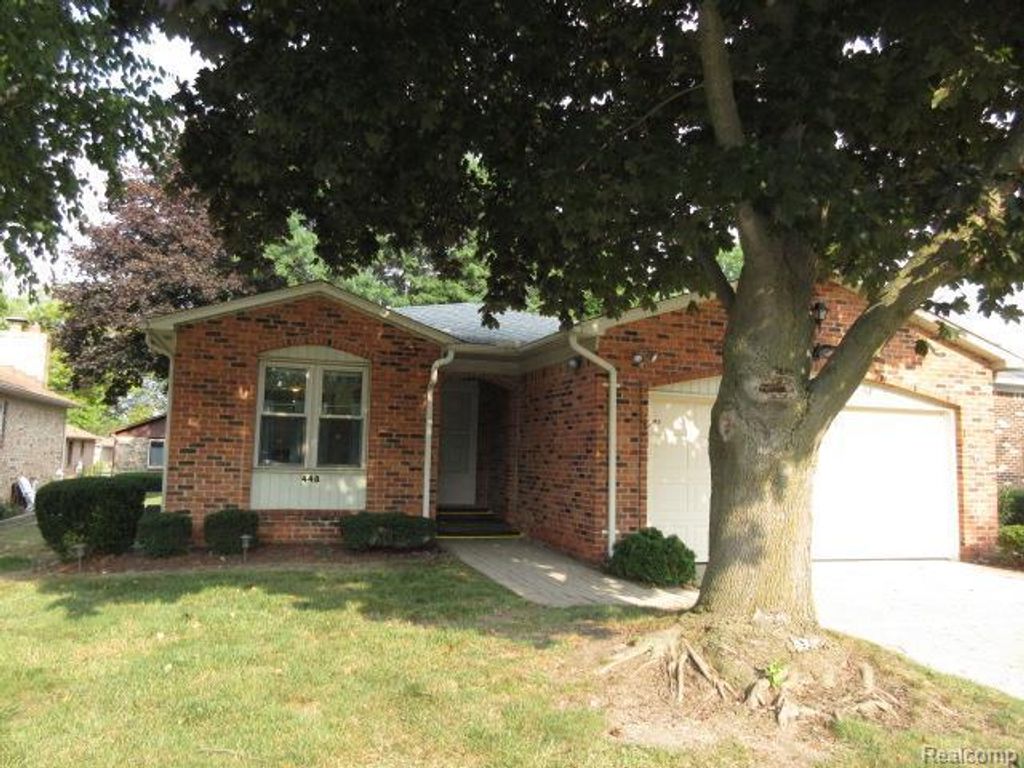 448 Sandehurst Drive, Grand Blanc city