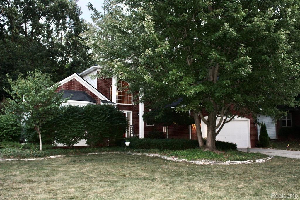 5311 Sandalwood Court, Grand Blanc charter township