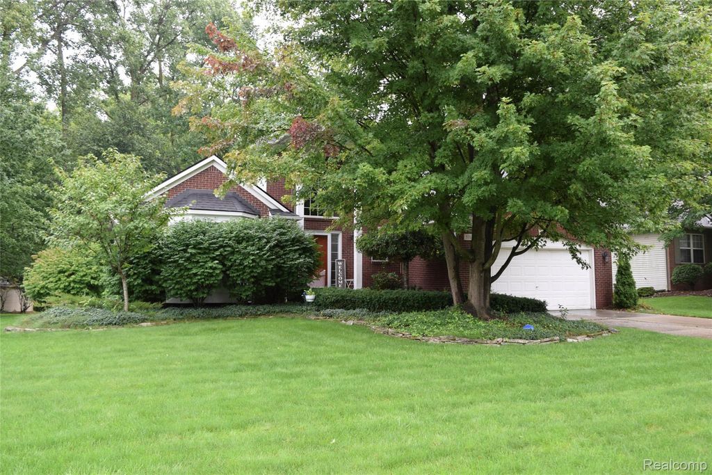 5311 Sandalwood Court, Grand Blanc charter township