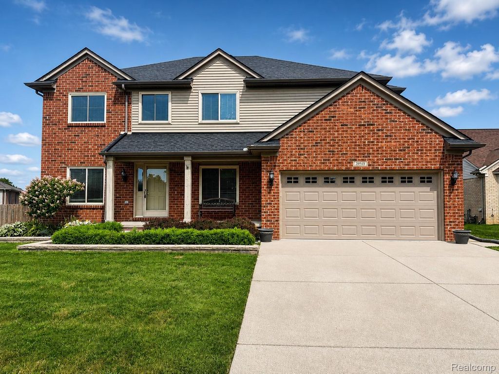 28948 Pinehurst Drive, Chesterfield township