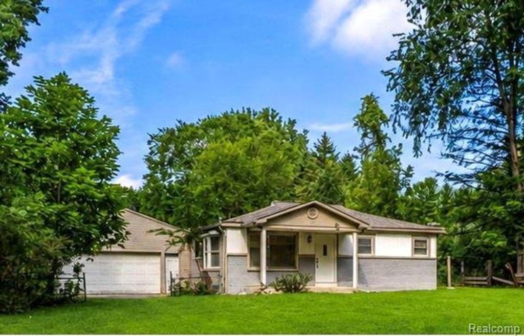 35095 Bridgeman Street, Farmington Hills