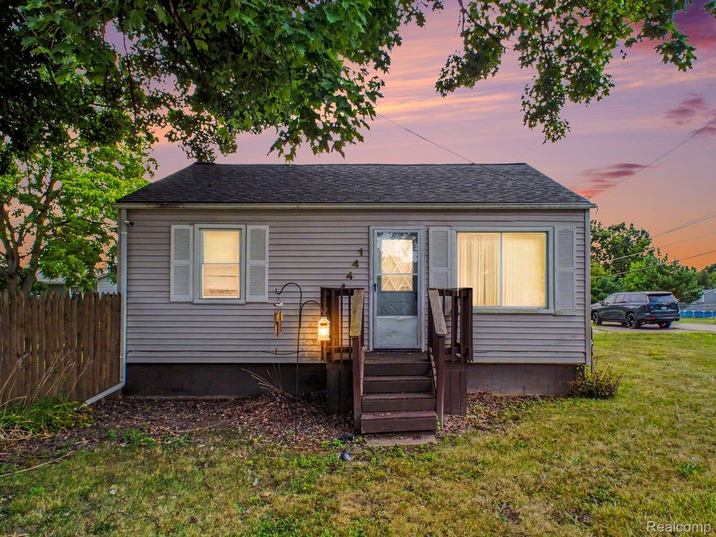1444 E Williamson Avenue, Burton city