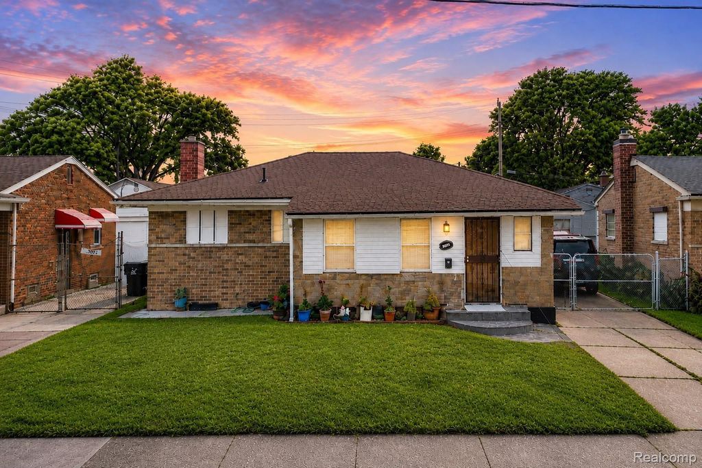 12021 Buffalo Street, Hamtramck city