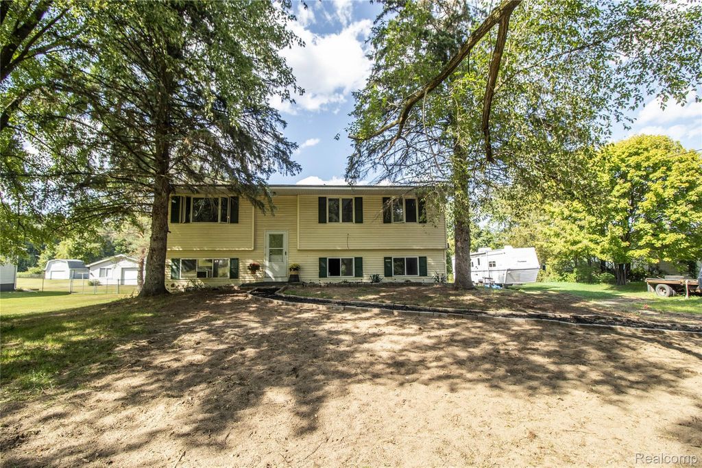 10340 Farrand Road, Montrose charter township