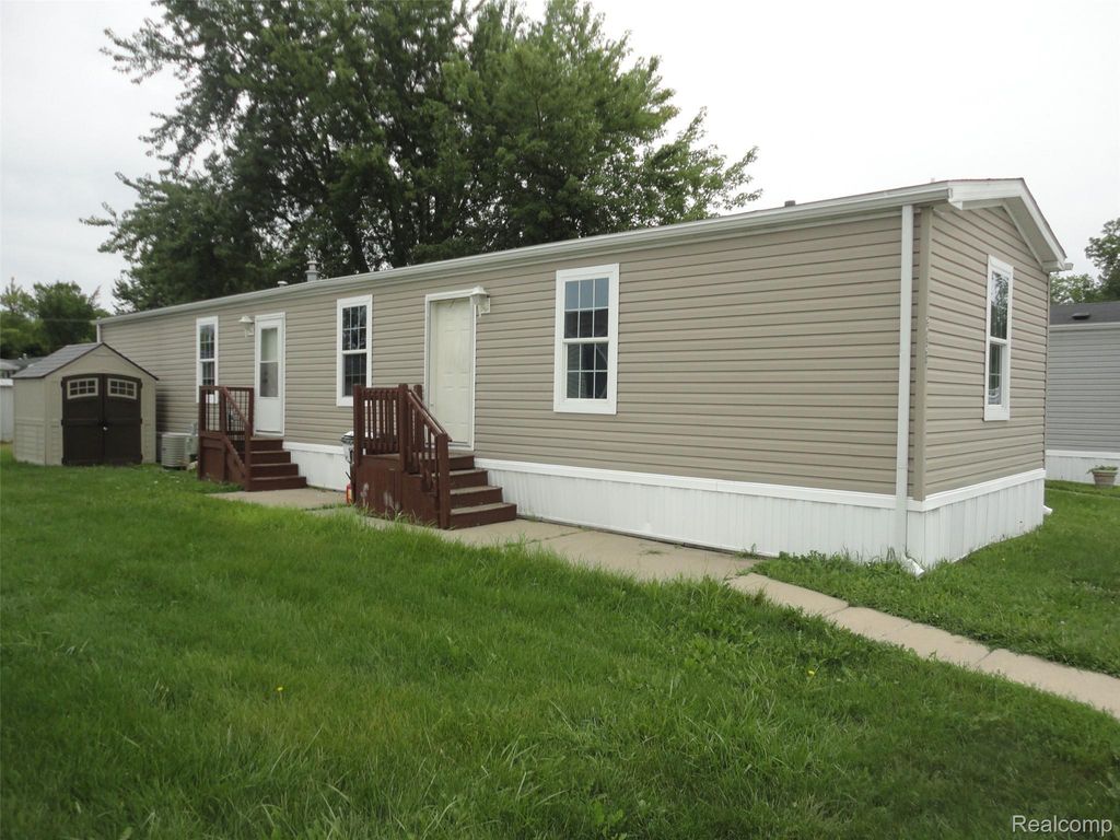 23630 Hickory, Brownstown charter township
