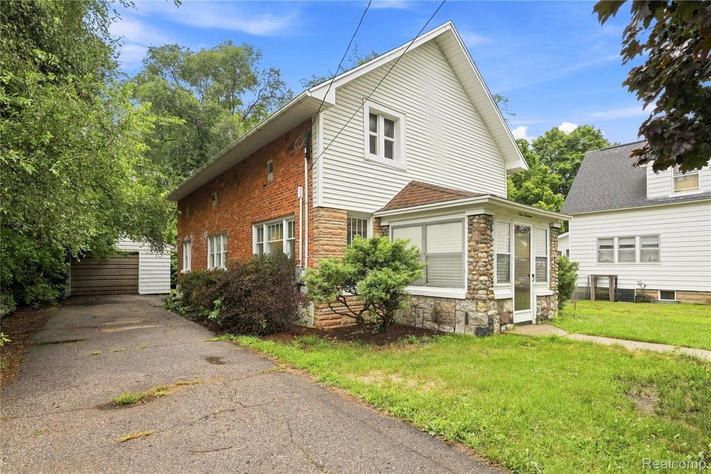 113 E State Street, Montrose city