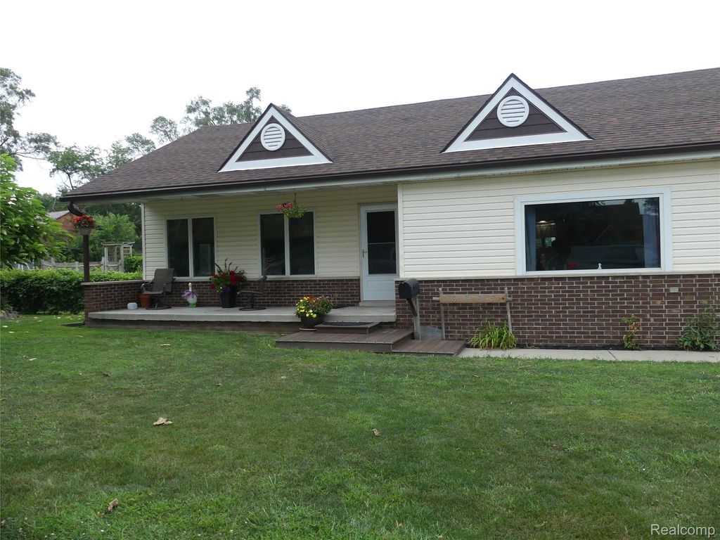 8335 Pardee Road, Taylor city