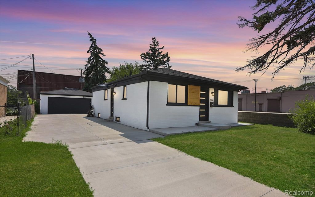 4260 Kiefer Avenue, Warren city