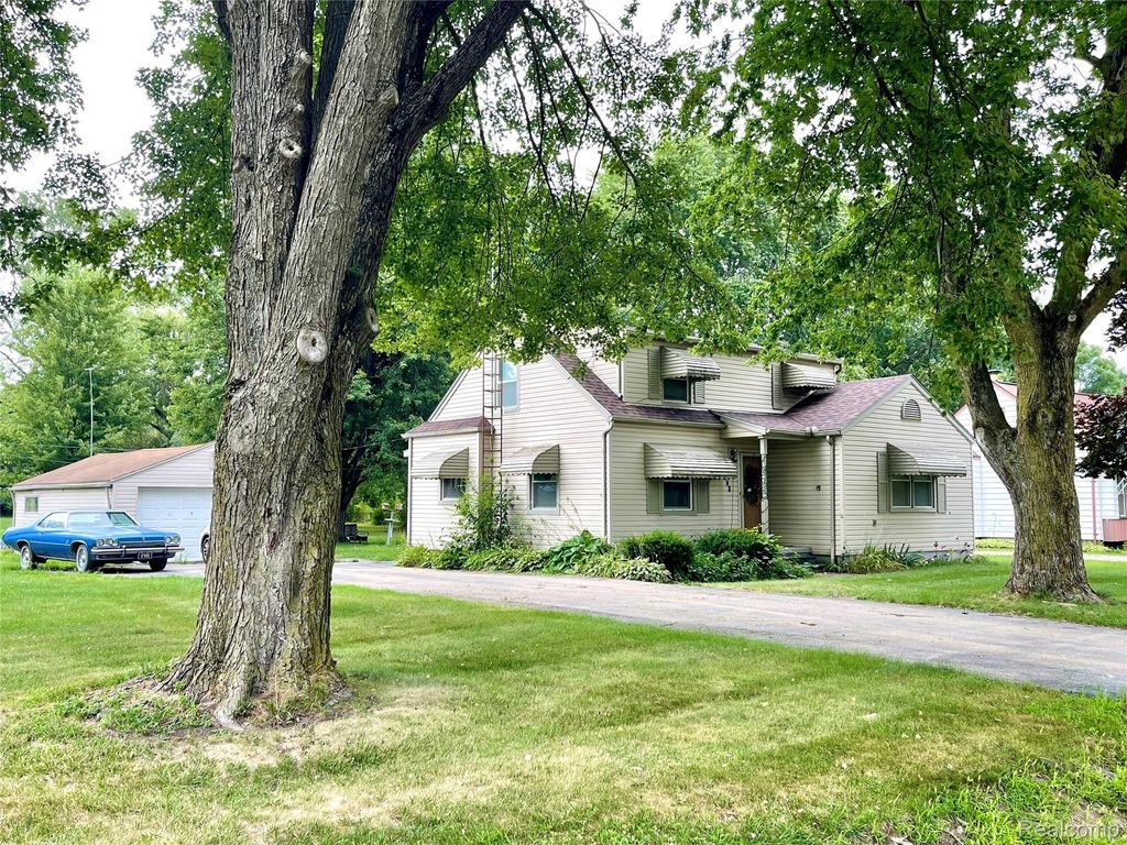 47048 Ayres Avenue, Van Buren charter township