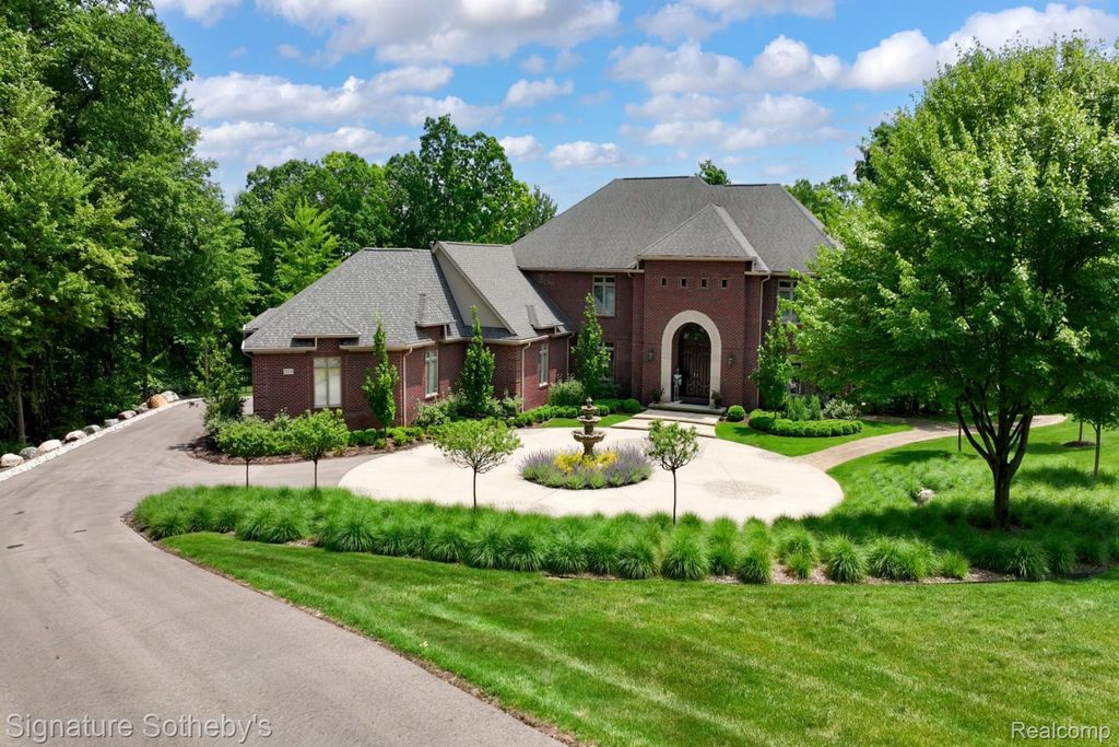 5001 Forest Valley, Independence charter township