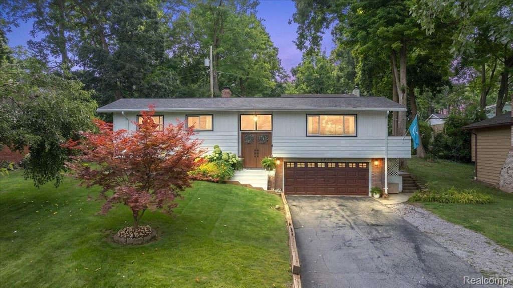 6023 Paramus, Independence charter township
