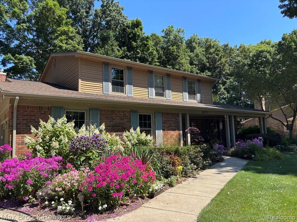 12201 Craven Avenue, Shelby charter township