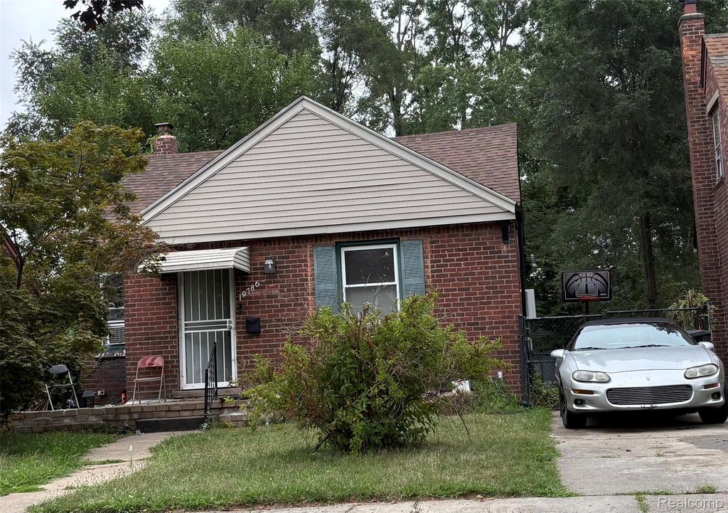 19786 Pennington Drive, Detroit city