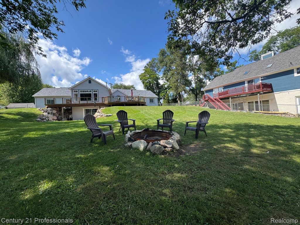 3251 Mann Road, Clarkston