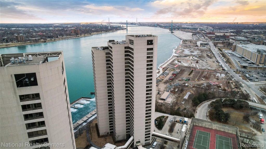 1001 W Jefferson Avenue #300/24j, Detroit