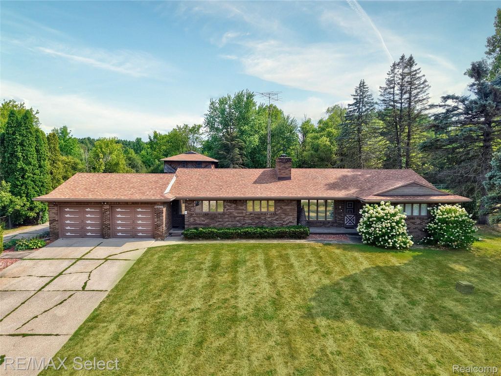11080 Lapeer Road, Davison township