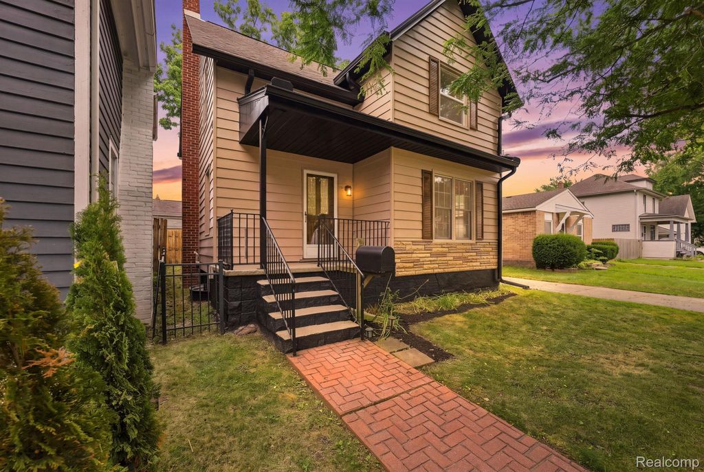 99 South Avenue, Mt. Clemens city