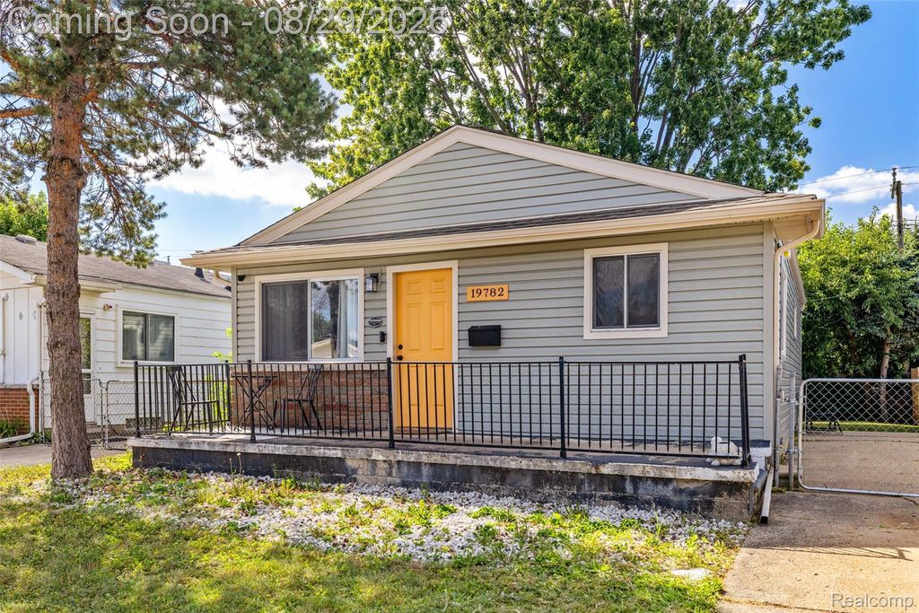 19782 Woodward Street, Clinton charter township