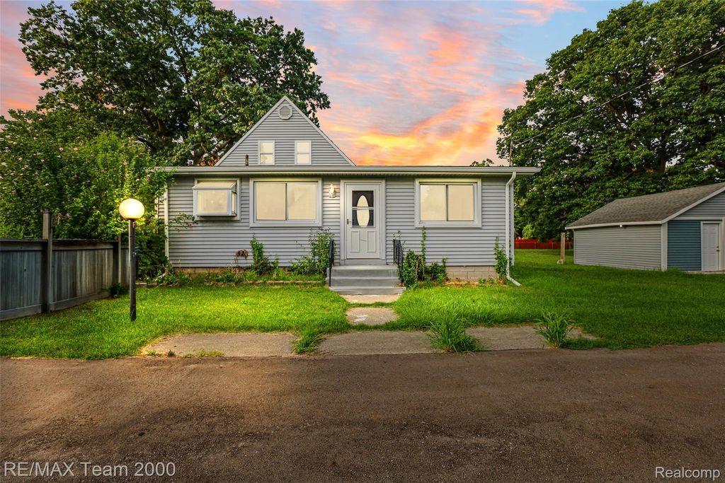 12930 Beech Daly Road, Redford charter township